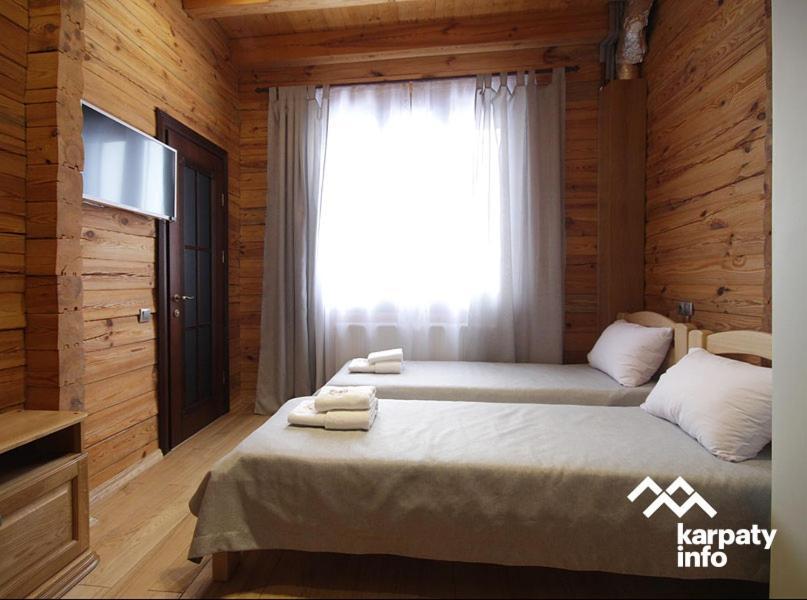 Golden Nest Apartment Yablunytsya Exterior photo